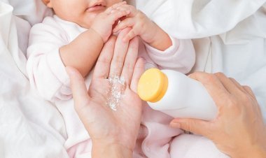 DİKKAT: BEBEK PUDRALARINDA KANSER YAPICI 'ASBEST' BULUNDU